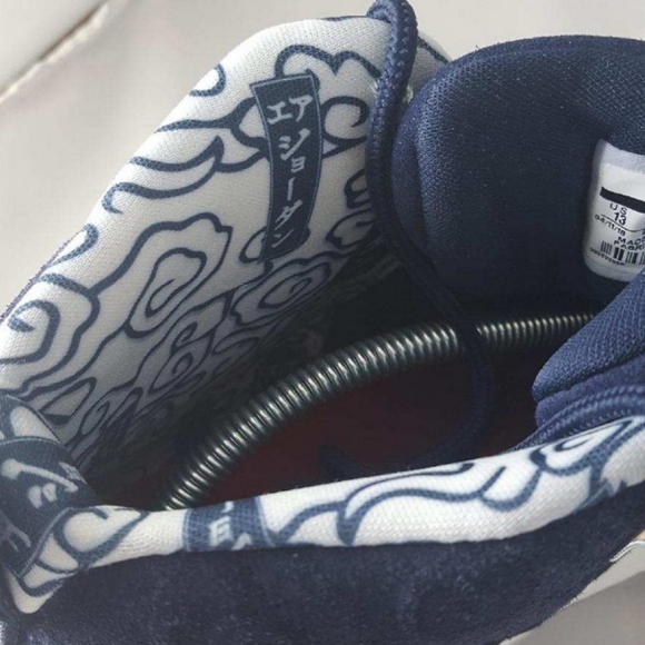 Air Jordan 12 "International Flight" - Picture 4 of 8